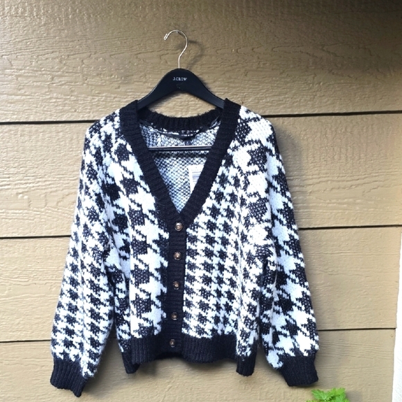 Torrid Cardigan V-neck Button Front Sweater Houndstooth 2x View And WT - Picture 6 of 11